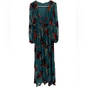 If you want to be complimented all night! Buy this!